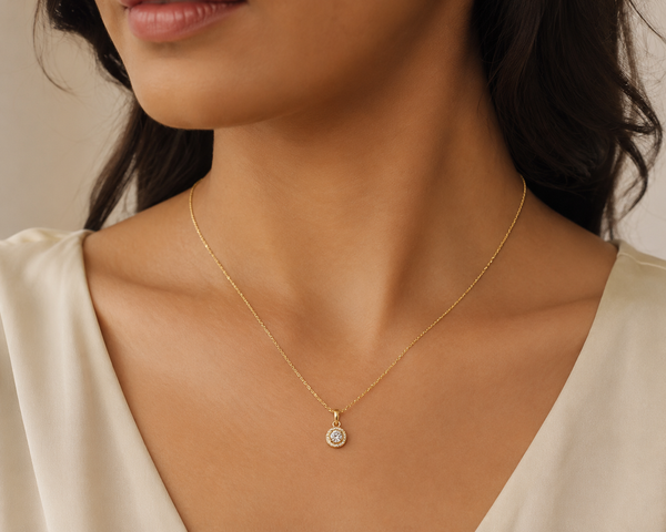 WOMAN NECKLACE